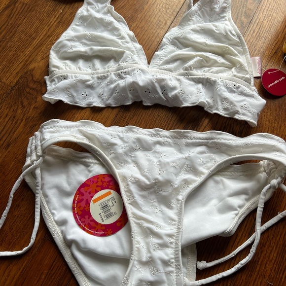 White eyelet bikini - Picture 2 of 4